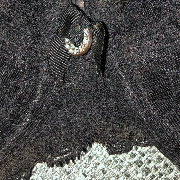 Chantelle Bra and Thong Set - Picture 3 of 6